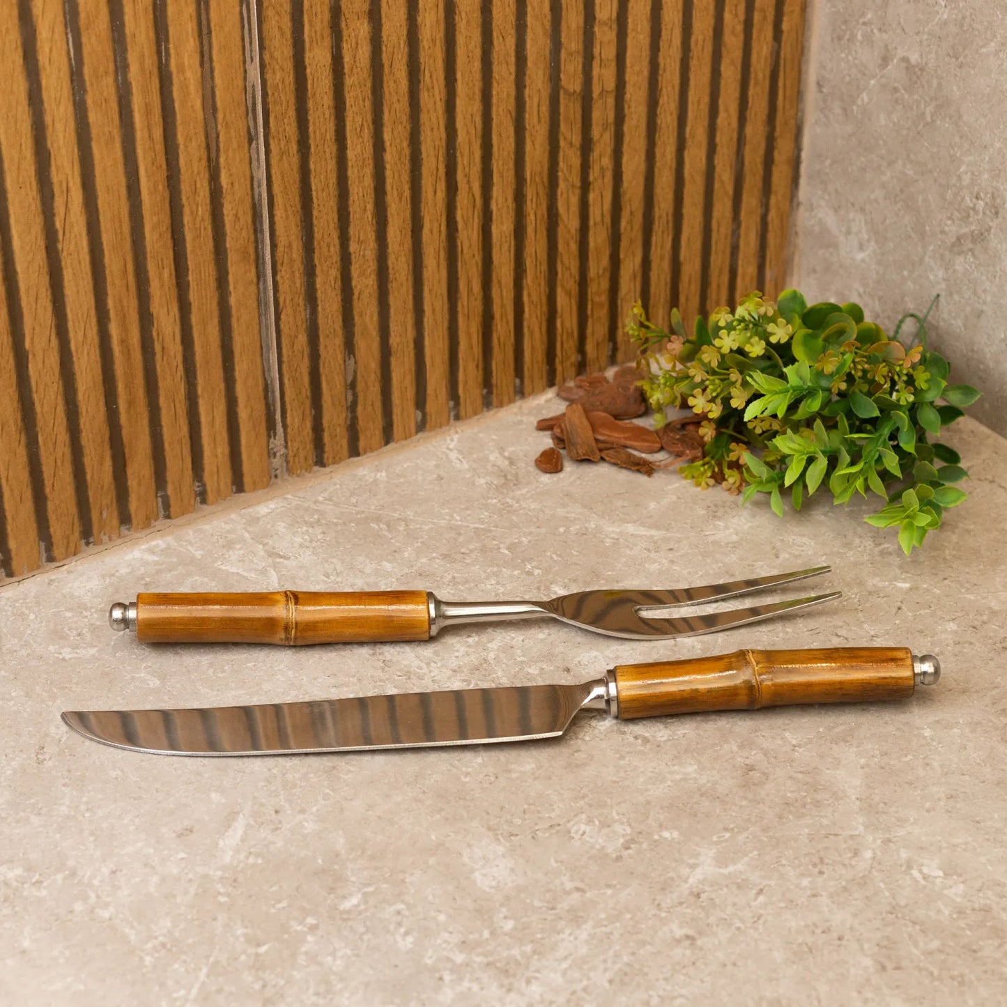 Conjunto 2 Peças Faca e Garfo para Assado de Aço Inox com Cabo de Bambu