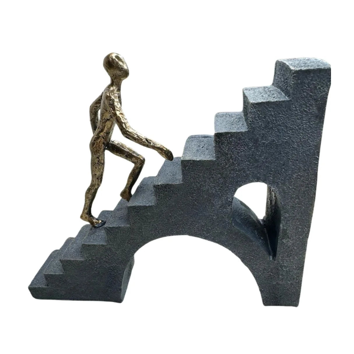 ESCULTURA EM RESINA HOMEM SUBRINDO