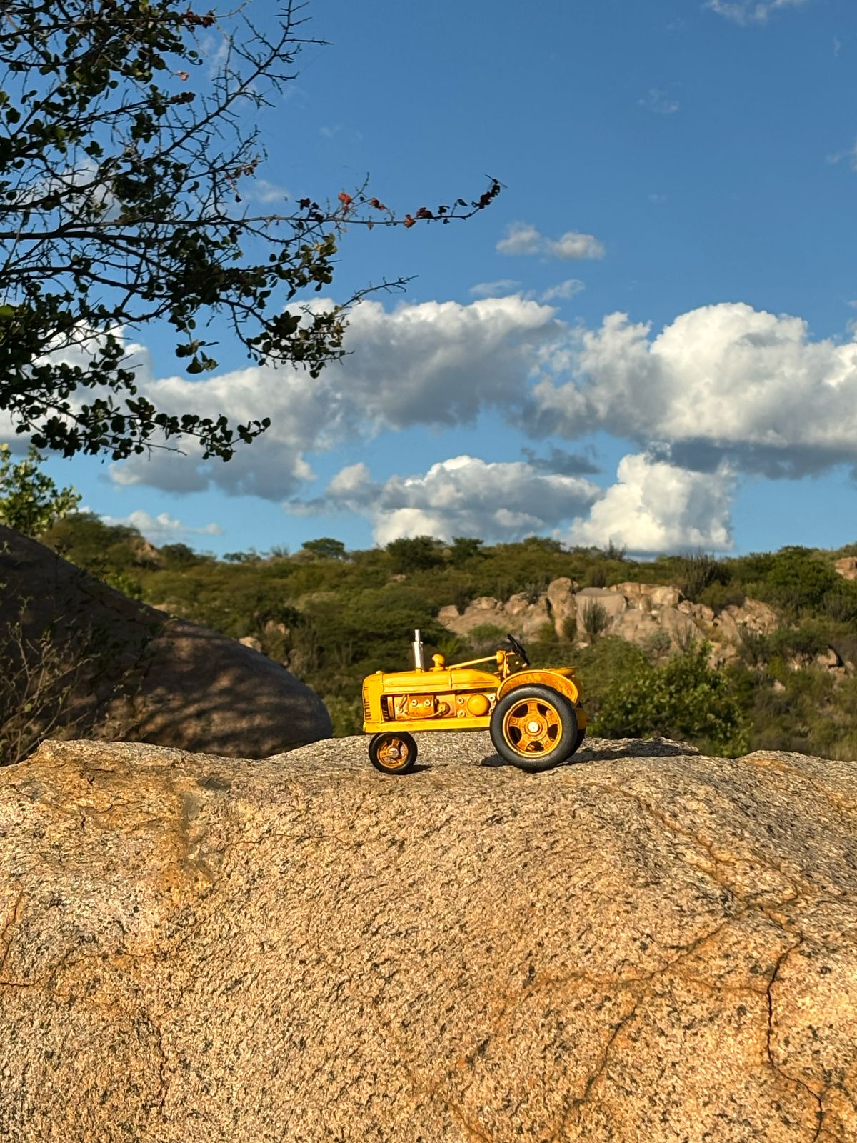 TRATOR MINIATURA VINTAGE