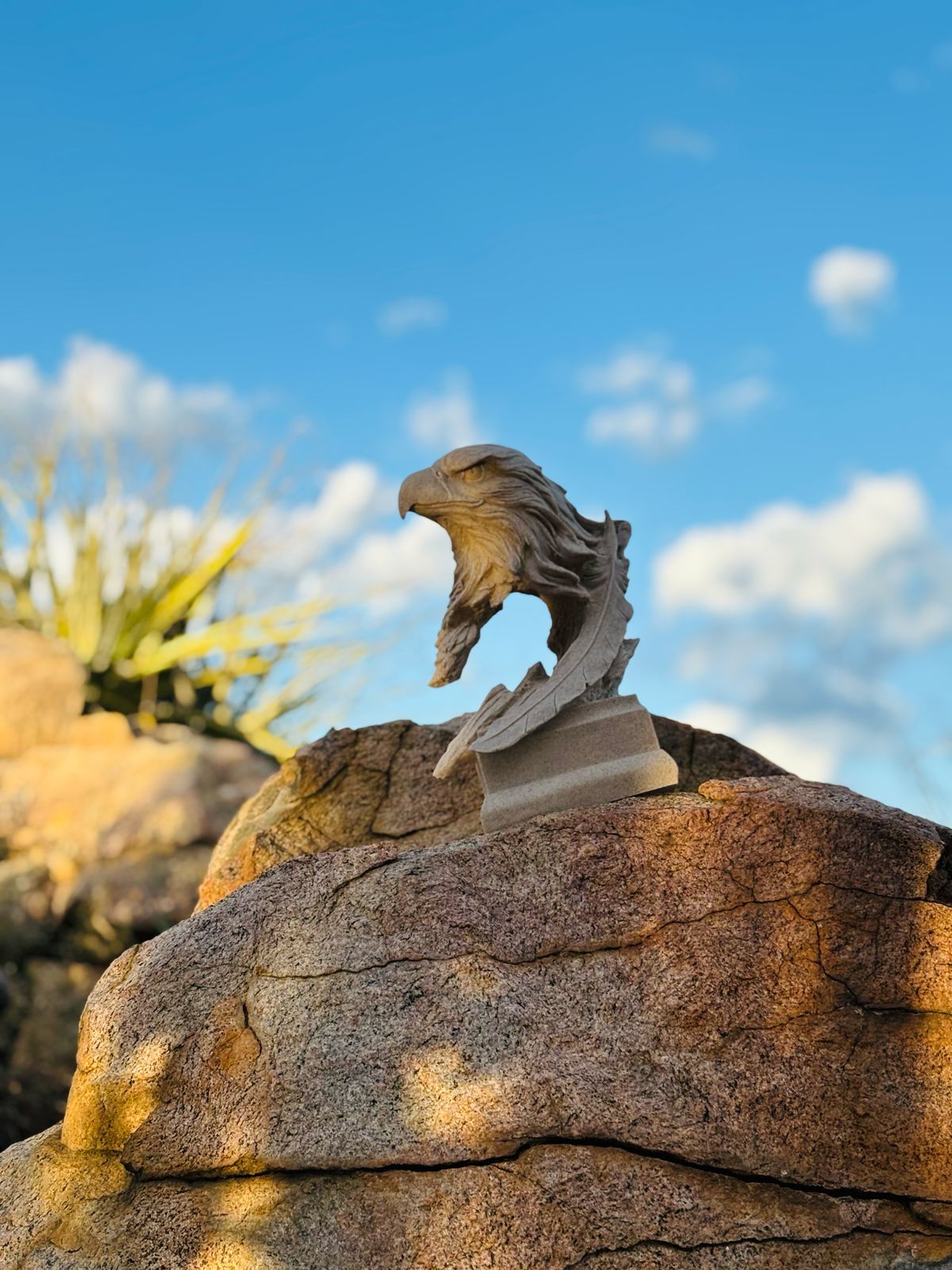 AGUIA ESCULTURA RESINA