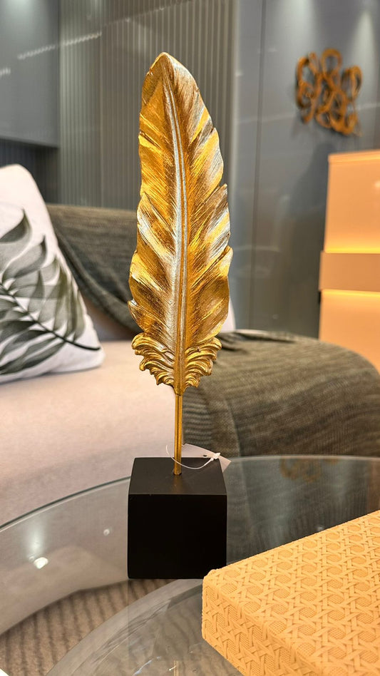 ESCULTURA EM METAL PENA