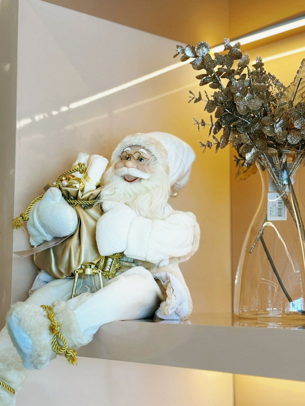 PAPAI NOEL BRANCO/DOURADO SENTADO