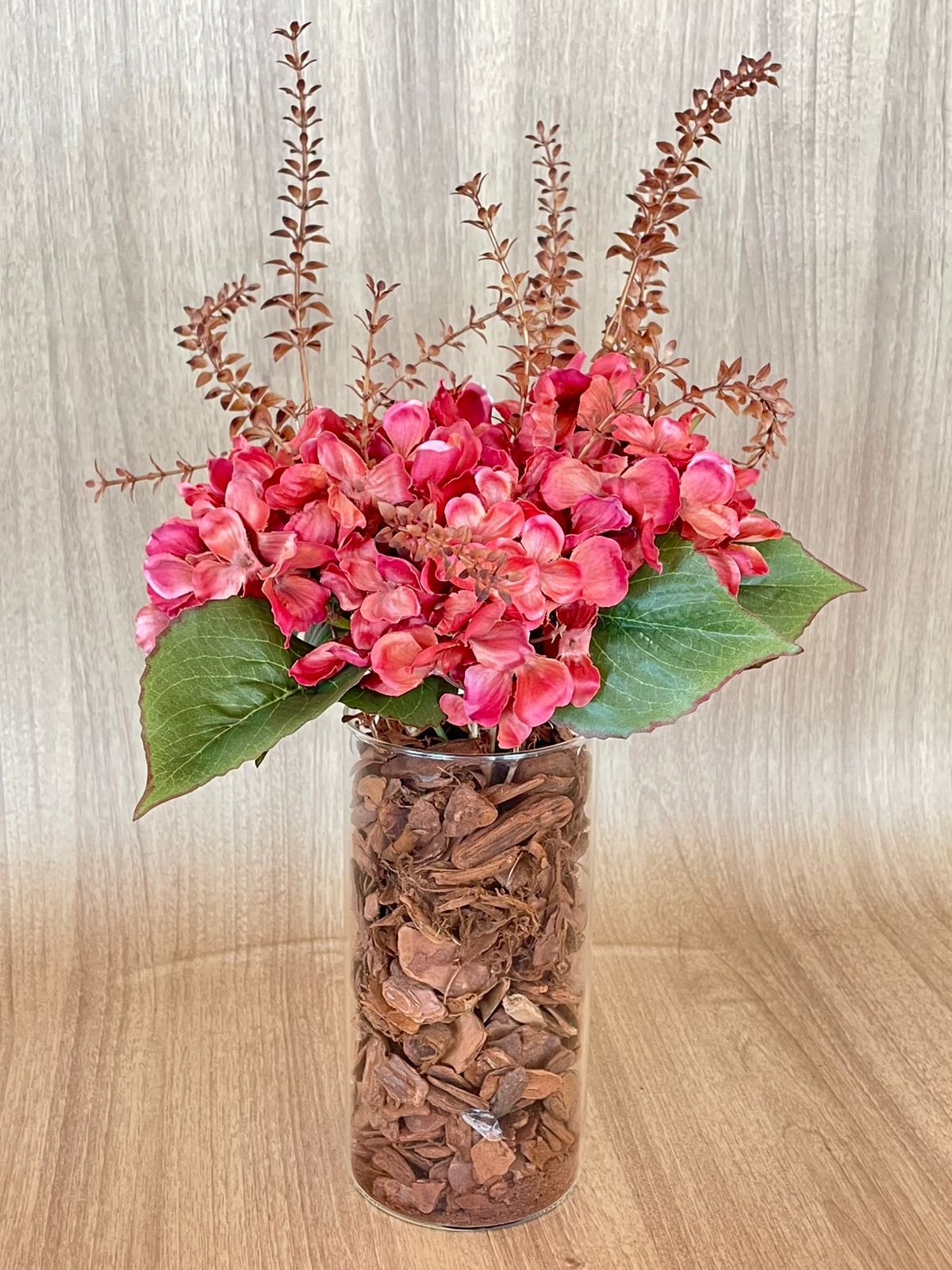 Arranjo Floral com Vaso de Vidro tubo