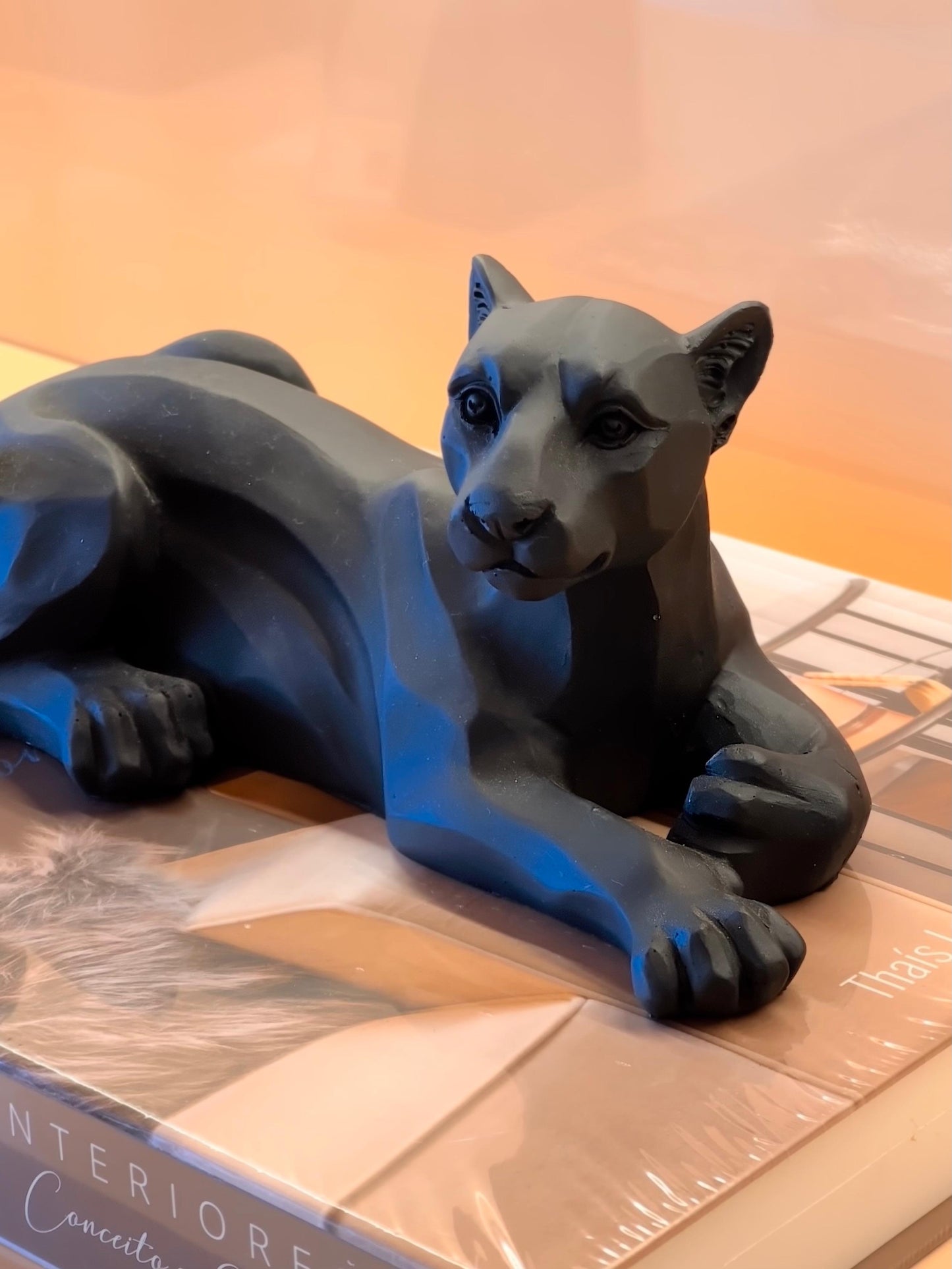 ESCULTURA PANTERA NEGRA