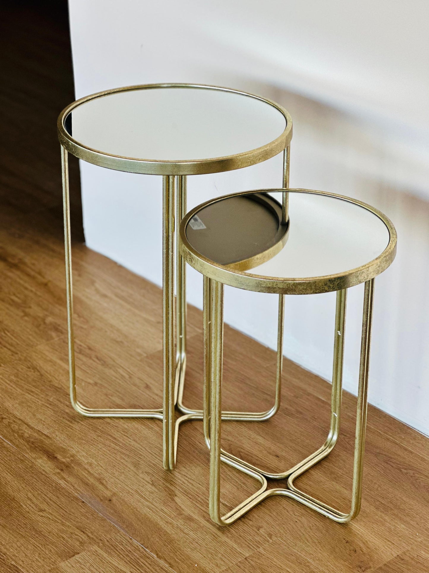 MESA EM METAL COM ESPELHO 51X35CM (MENOR)