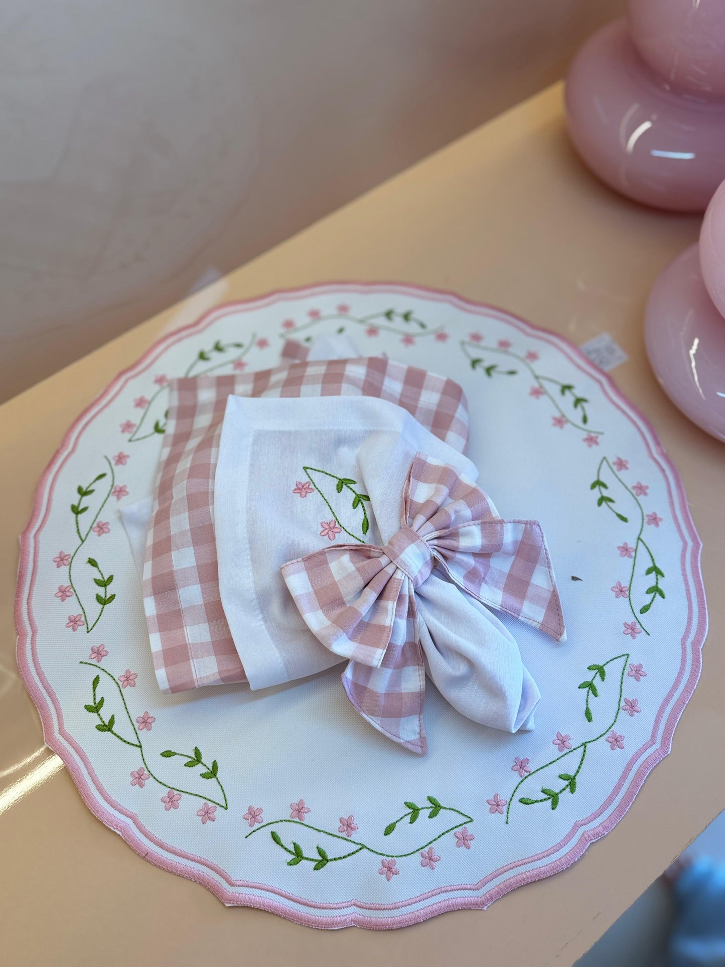 JOGO AMERICANO FLORIR BRANCO COM BORDA ROSA