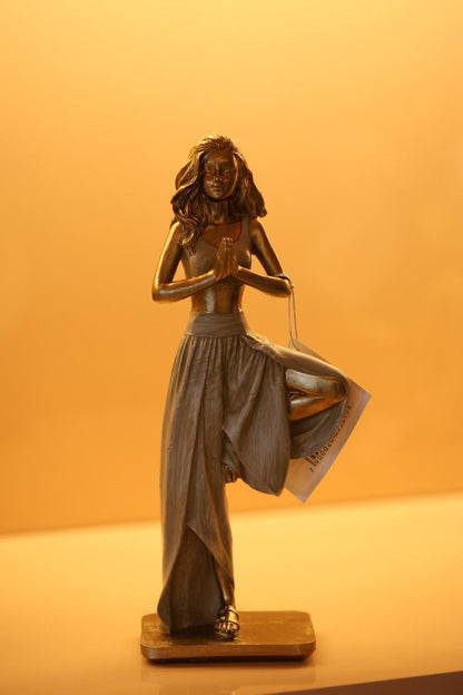 ESCULTURA MULHER YOGA